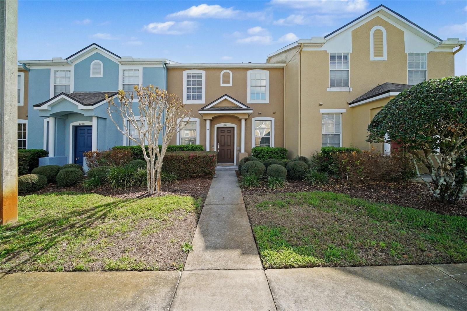 1246 CHARLESWORTH DR - Photo 1