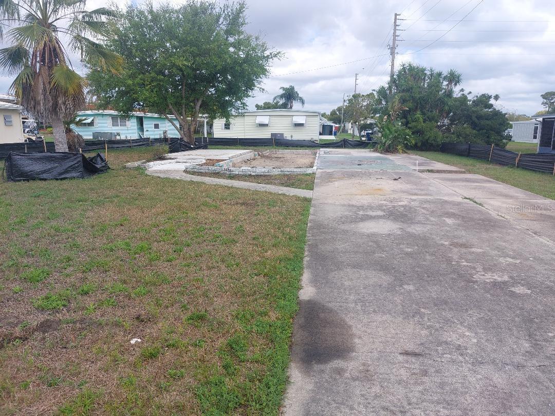 105 LAKE TARPON DR #26 - Photo 1