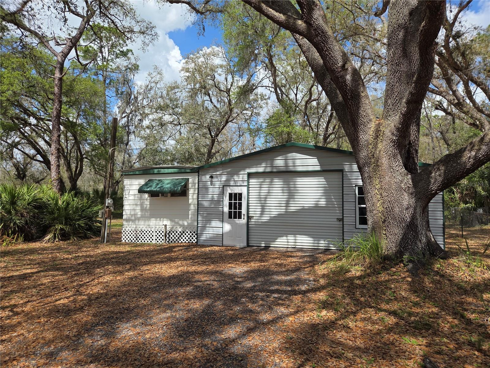 12503 AVERY RD - Photo 1