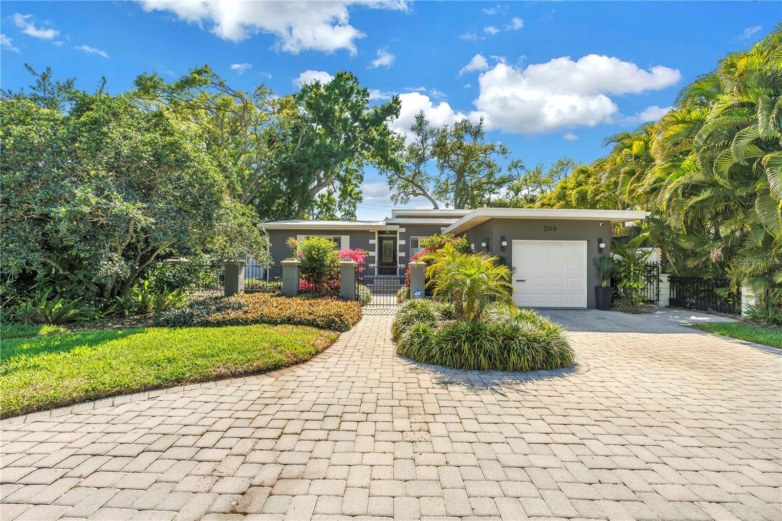 209 BANDERA WAY NE - Photo 1