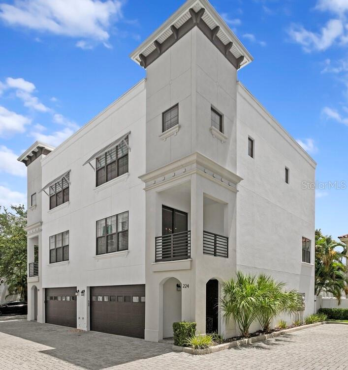 224 S AUDUBON AVE - Photo 1