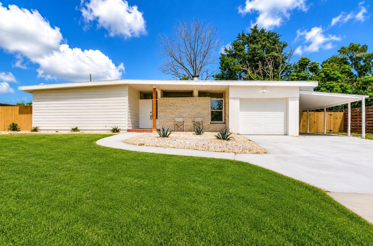 2753 VALENCIA DR - Photo 1