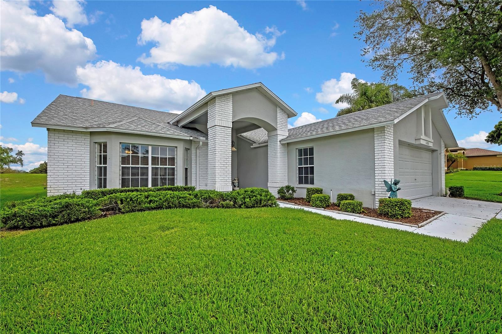 11203 SUN TREE RD - Photo 1