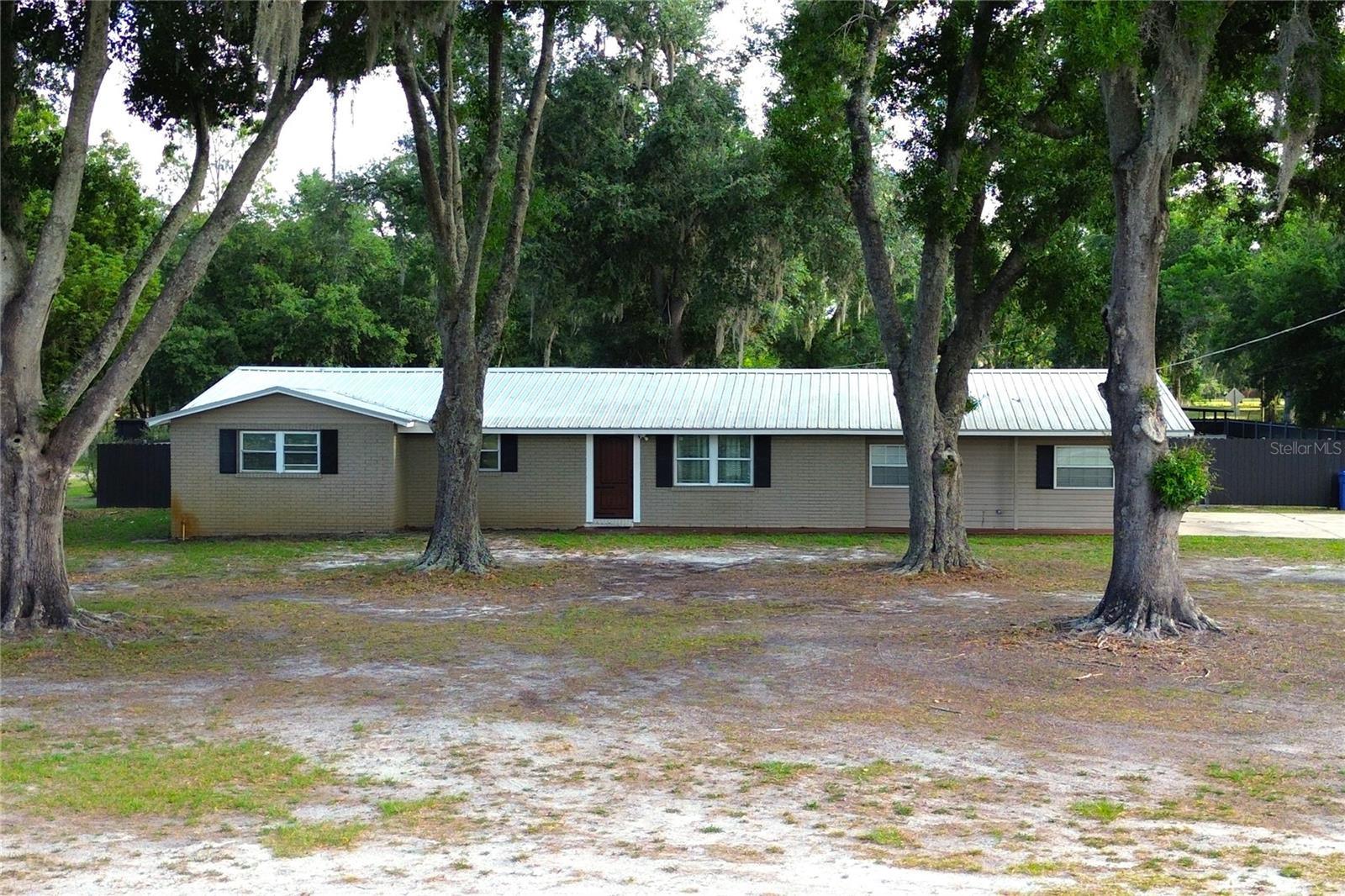 5009 VAUGHN RD - Photo 1