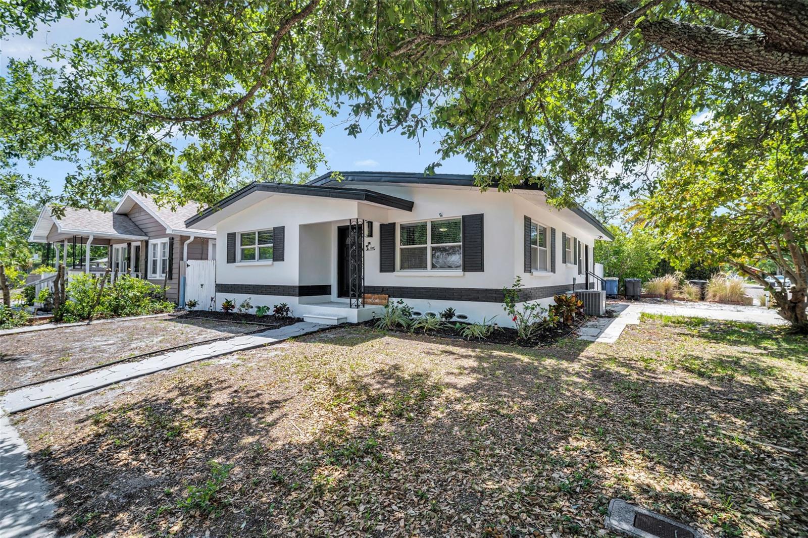 1001 JASMINE WAY - Photo 1