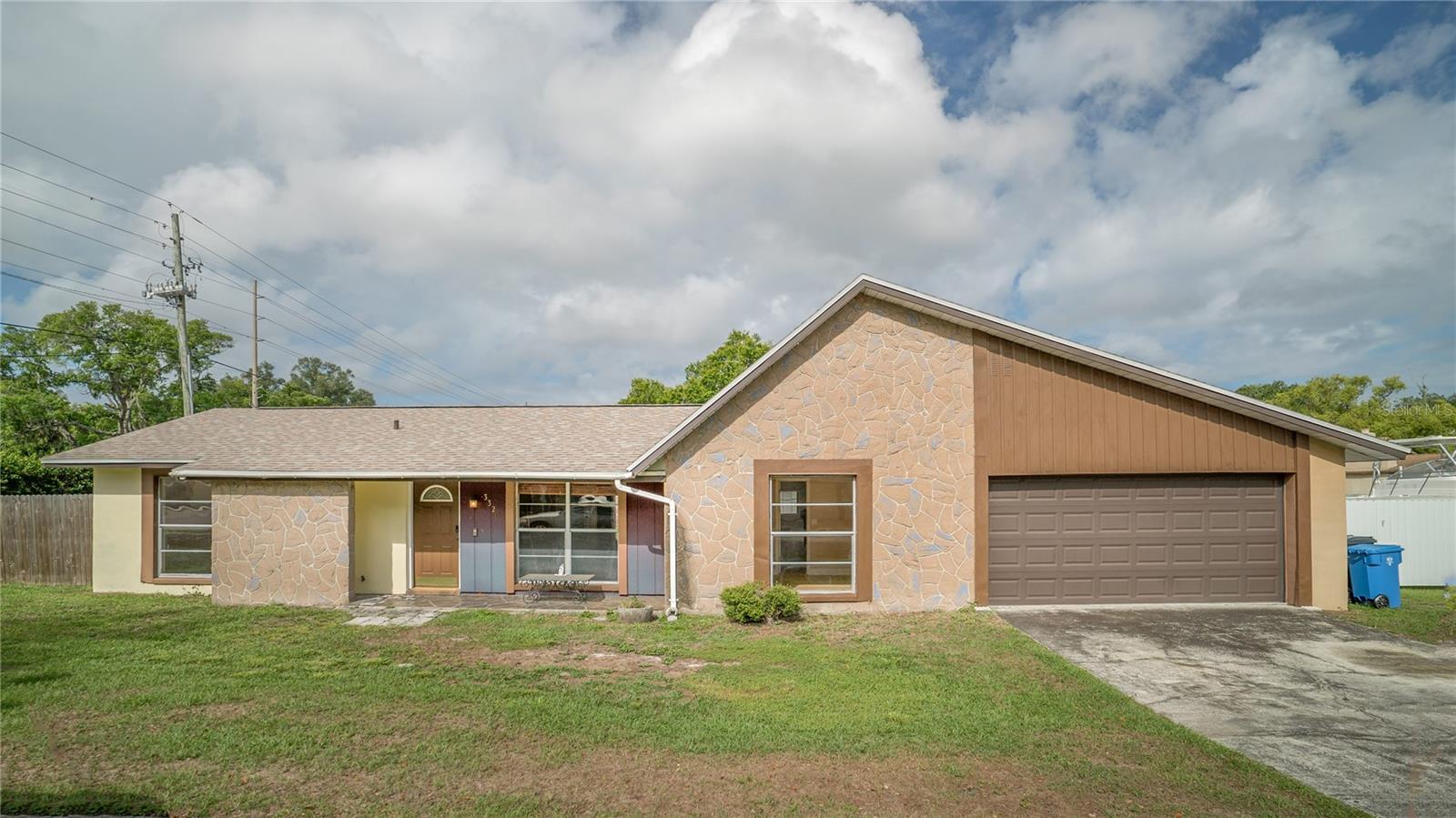 3320 LAS BRISAS DR - Photo 1