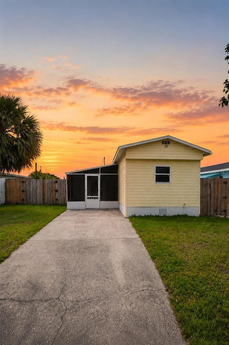 6726 ALBATROSS LN - Photo 1