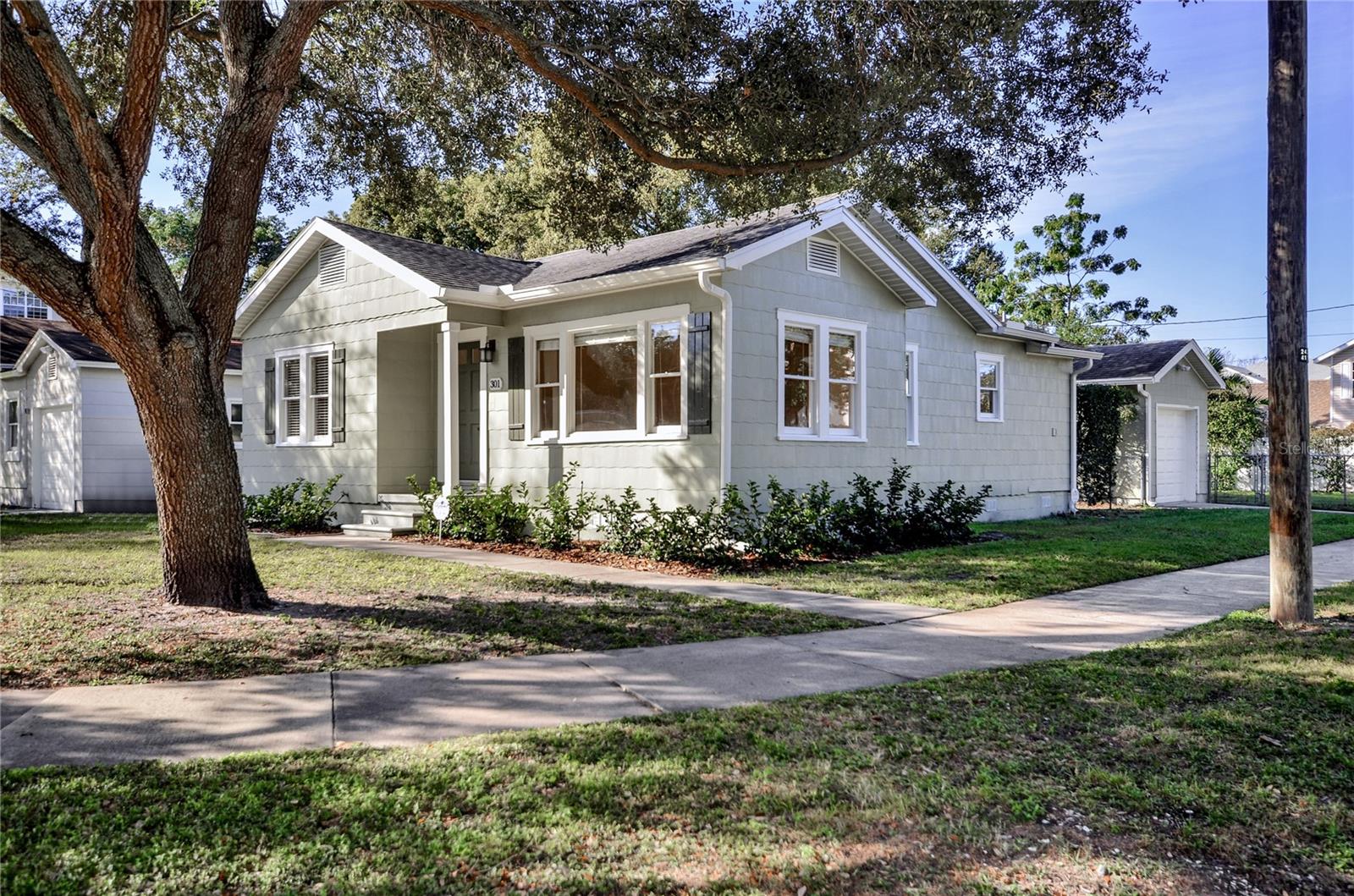 301 S AUDUBON AVE - Photo 1