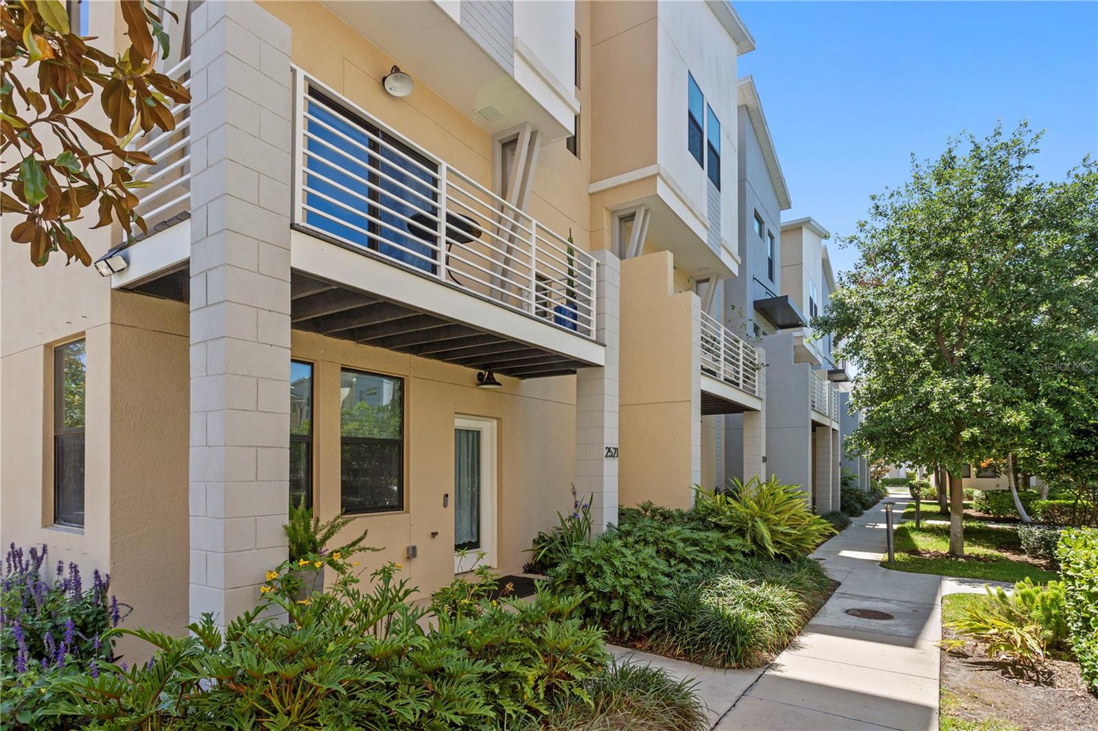 2521 11TH PL N - Photo 1