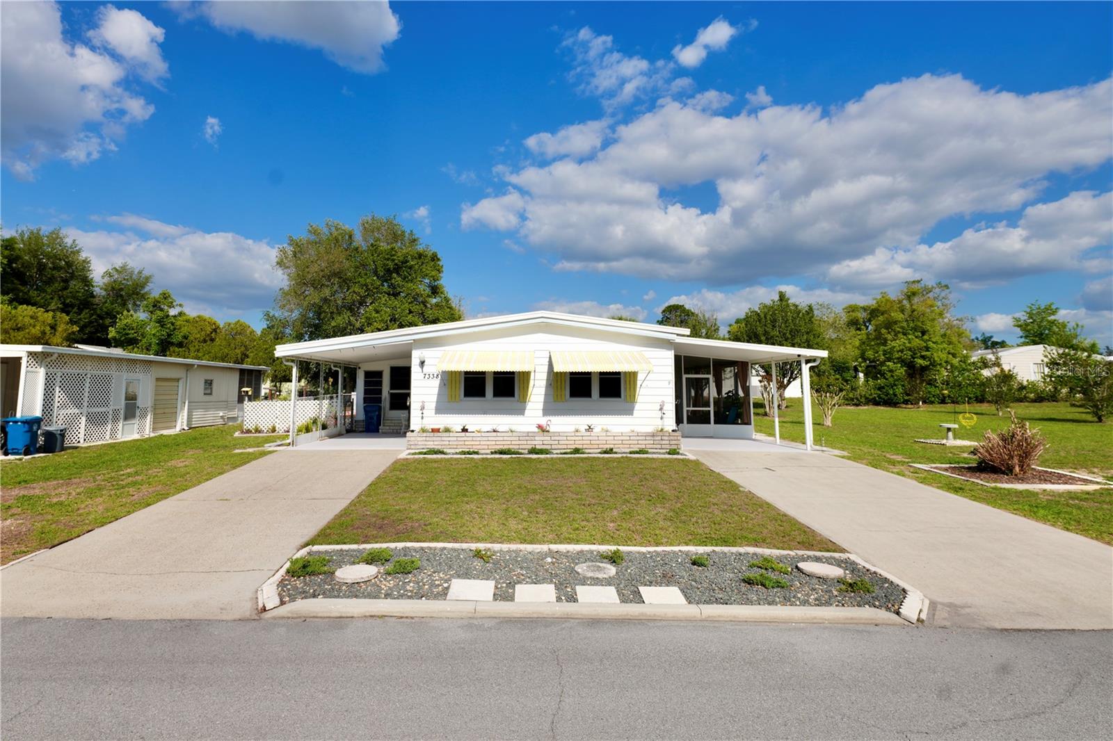 7338 THORPP AVE - Photo 1