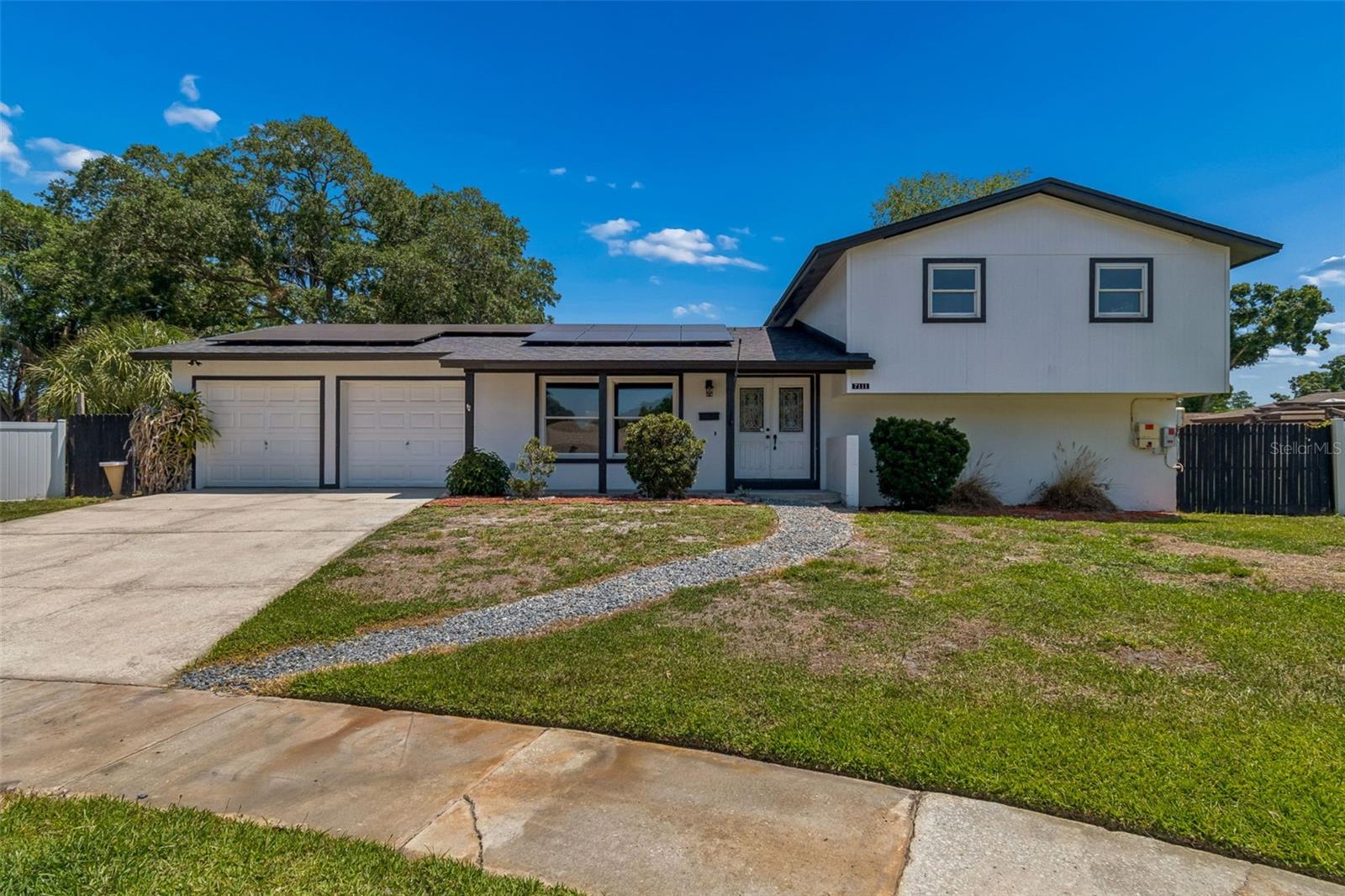 7111 GATEWAY CT - Photo 1