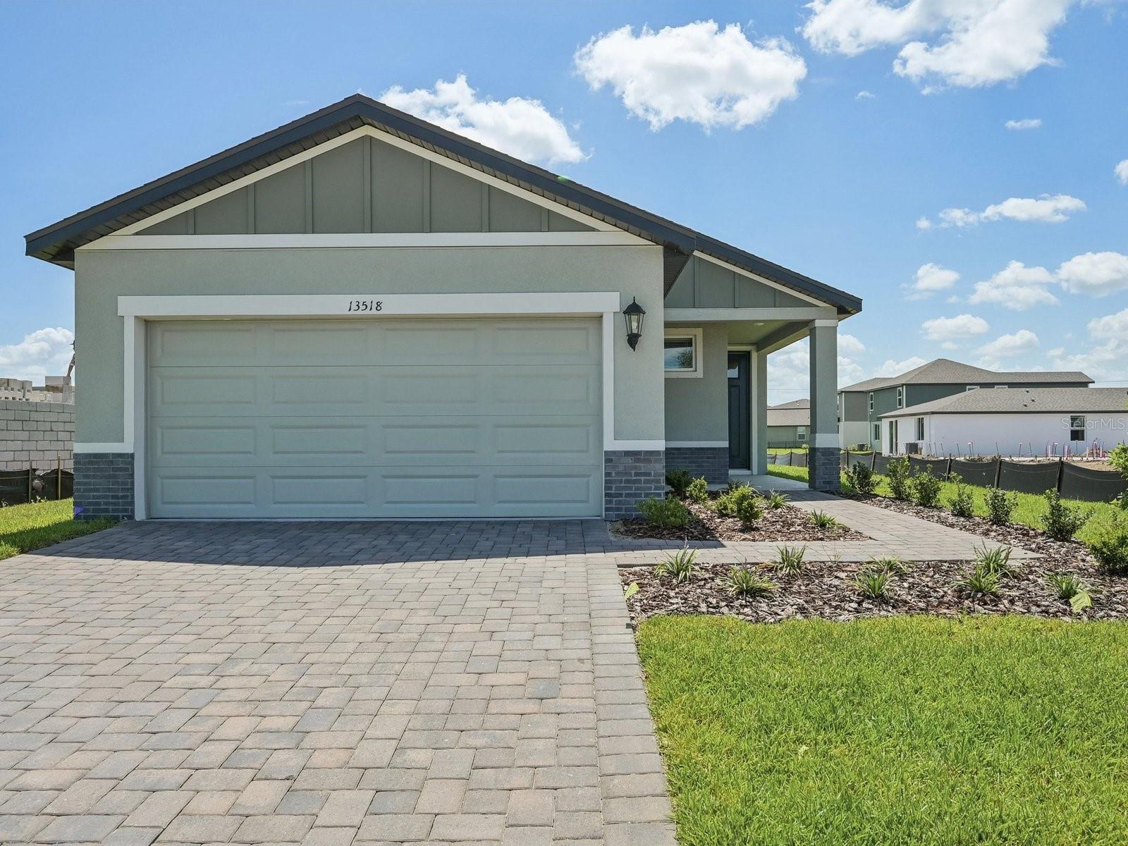 13518 SHELLMORE AVE - Photo 1