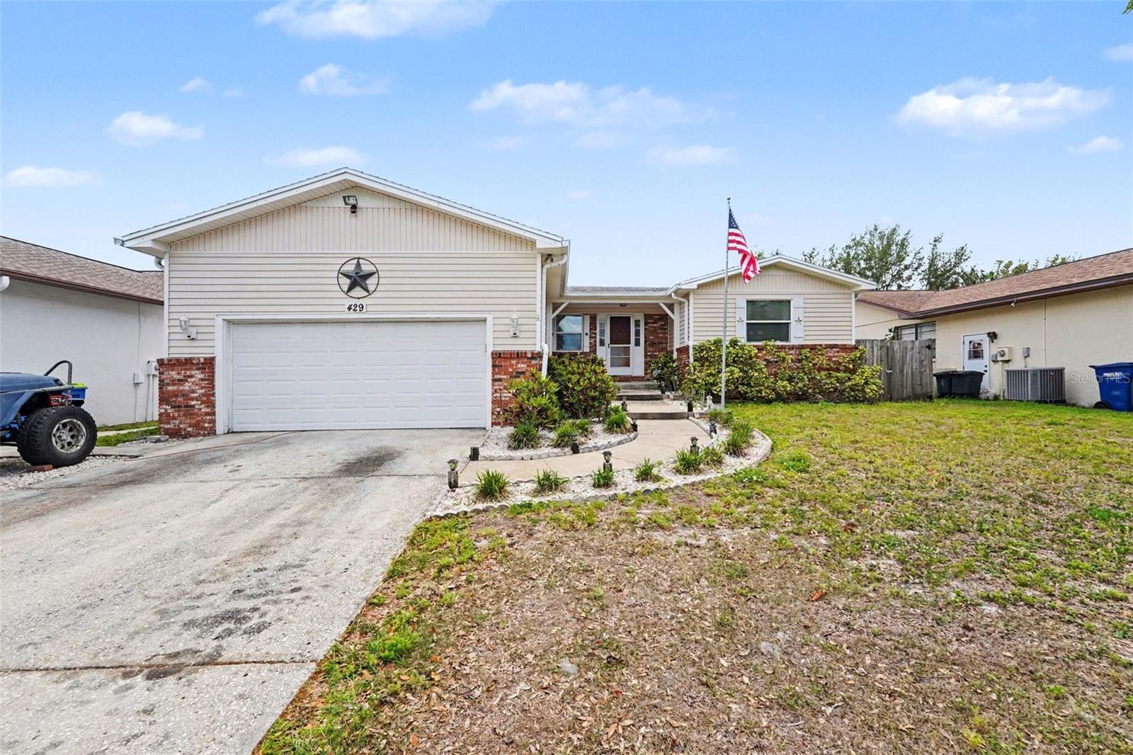 429 MANOR BLVD - Photo 1