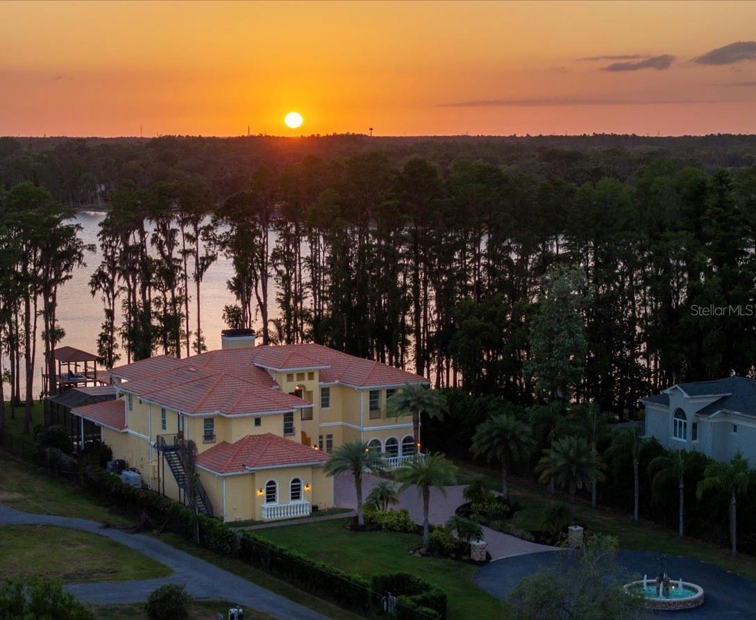 18258 WAYNE RD - Photo 1