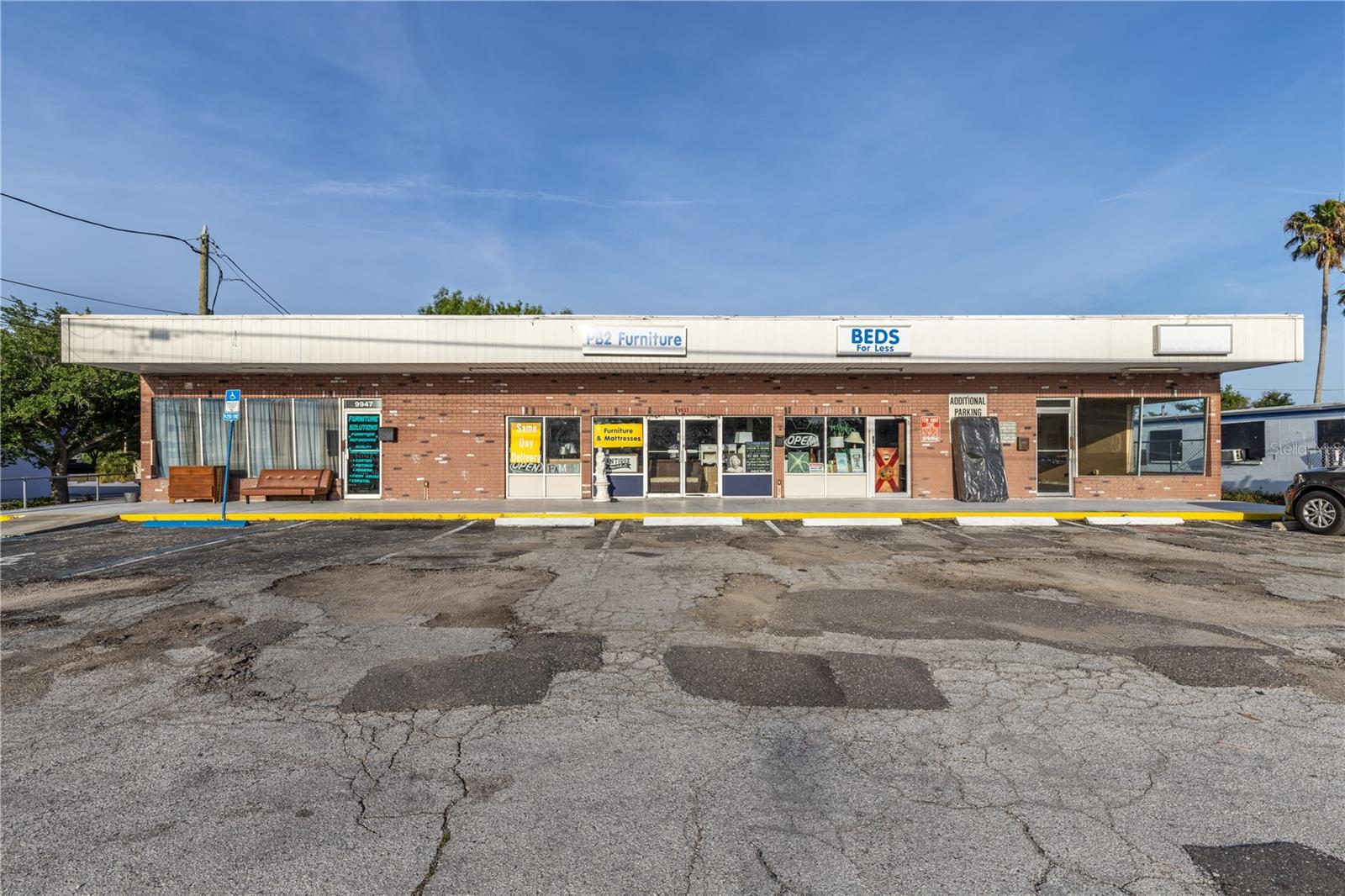 9933 SEMINOLE BLVD - Photo 1