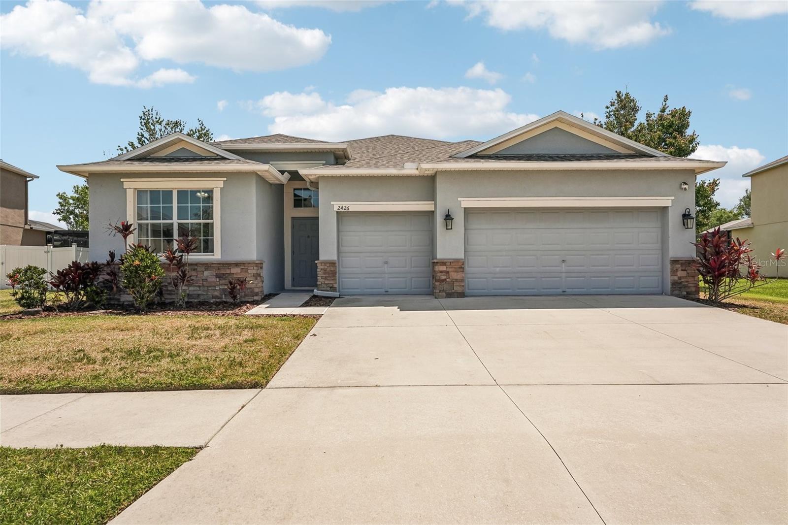 2426 CUMBERLAND CLIFF DR - Photo 1