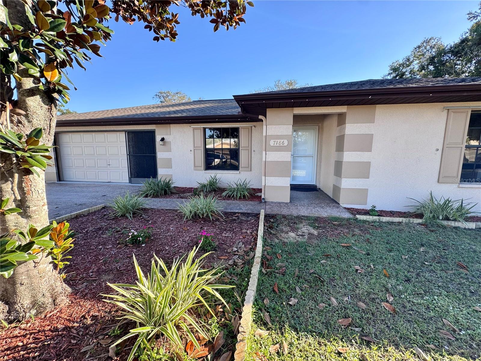 7186 LEXINGTON CIR - Photo 1