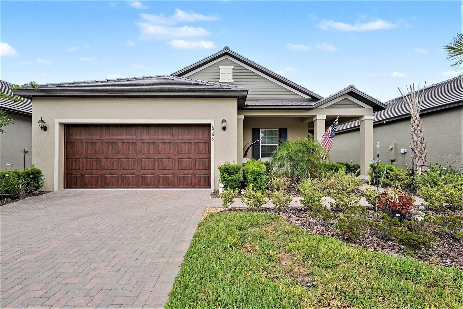 10395 BANYAN BREEZE BLVD - Photo 1