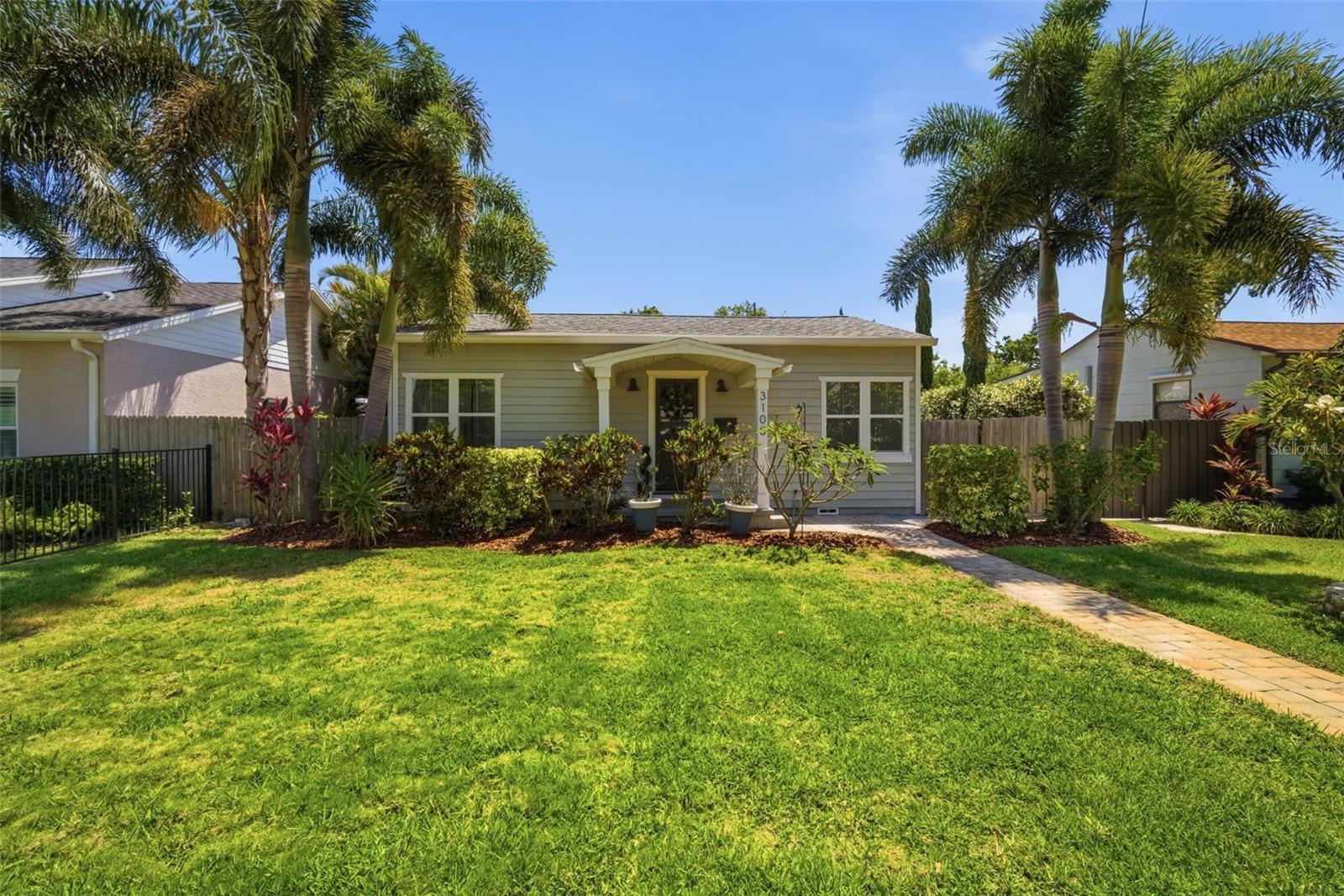 3105 JACKSON ST N - Photo 1