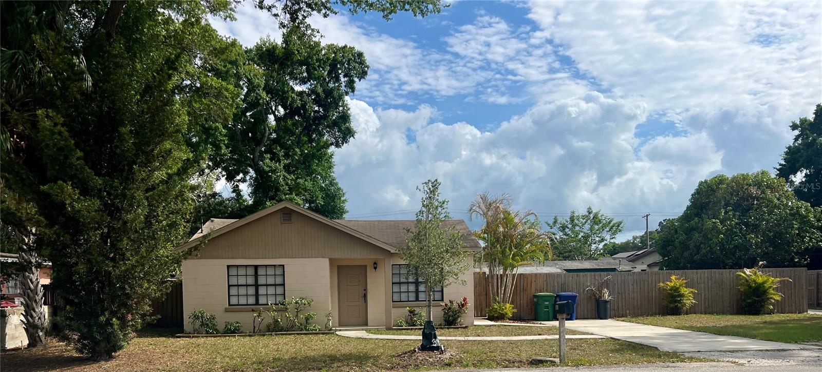 3110 W IVY ST - Photo 1