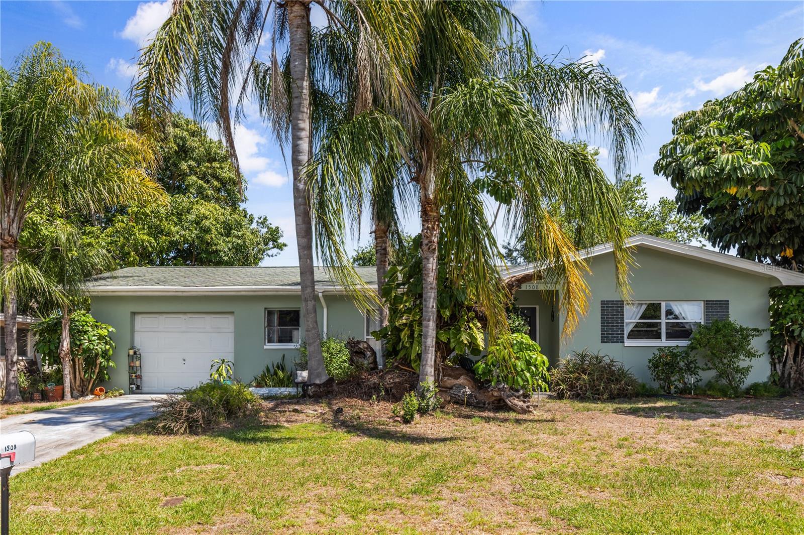 1508 ERIN LN - Photo 1
