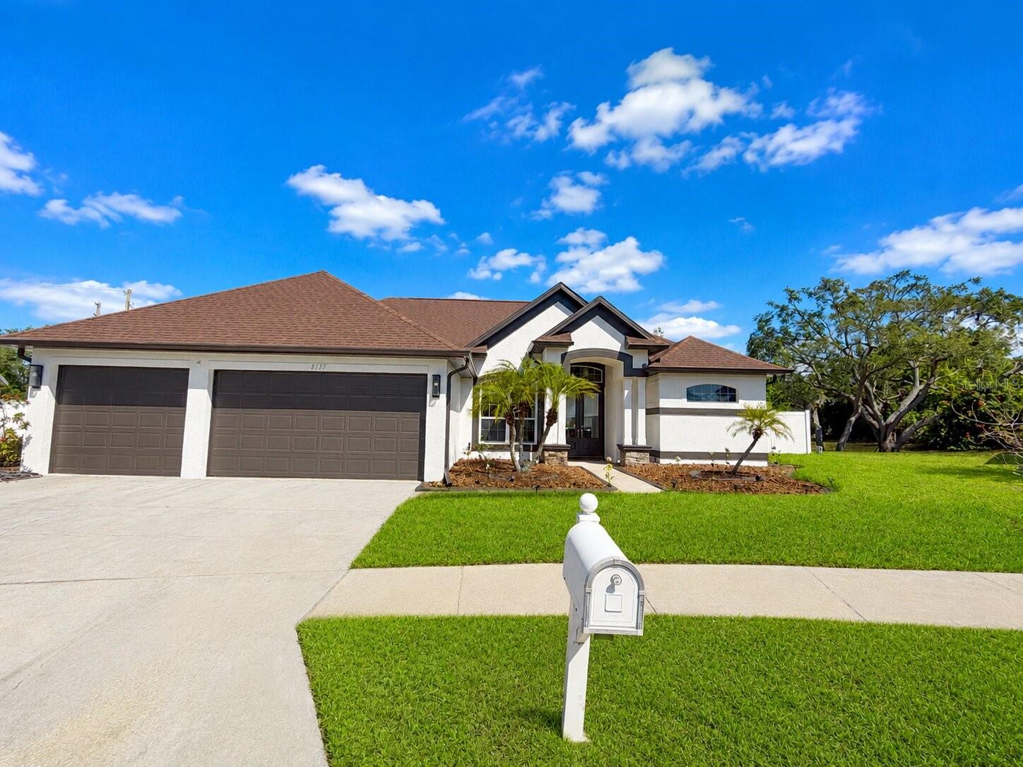 8137 GOLDEN BEAR LOOP - Photo 1