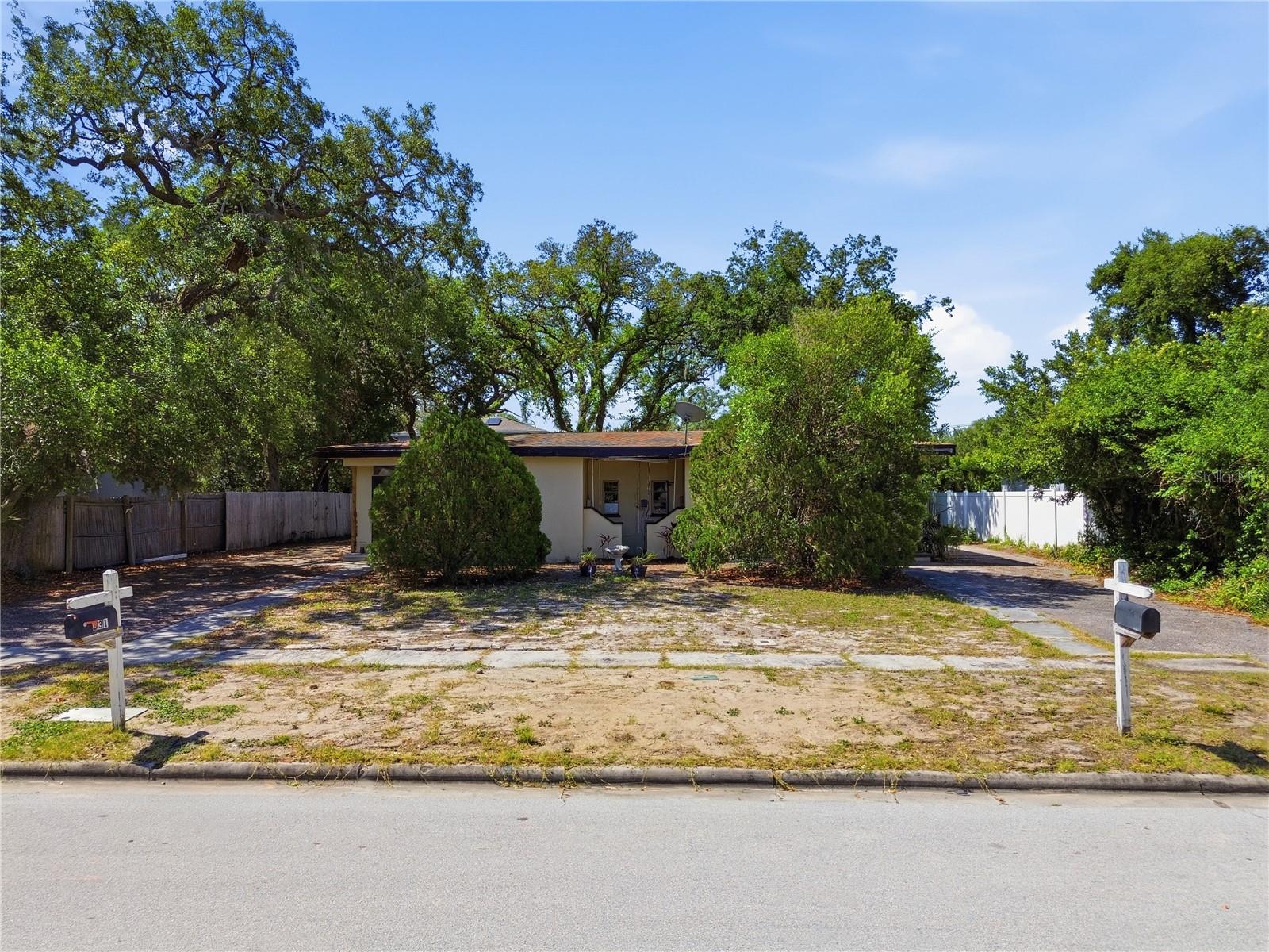 831 GRAND CENTRAL ST - Photo 1