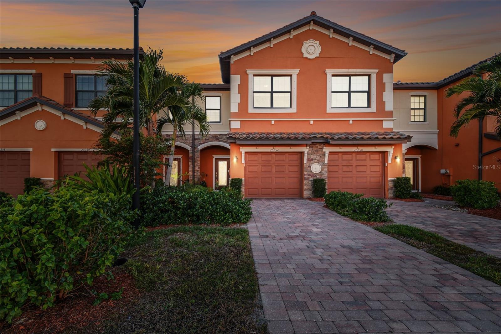 20252 LAGENTE CIR - Photo 1