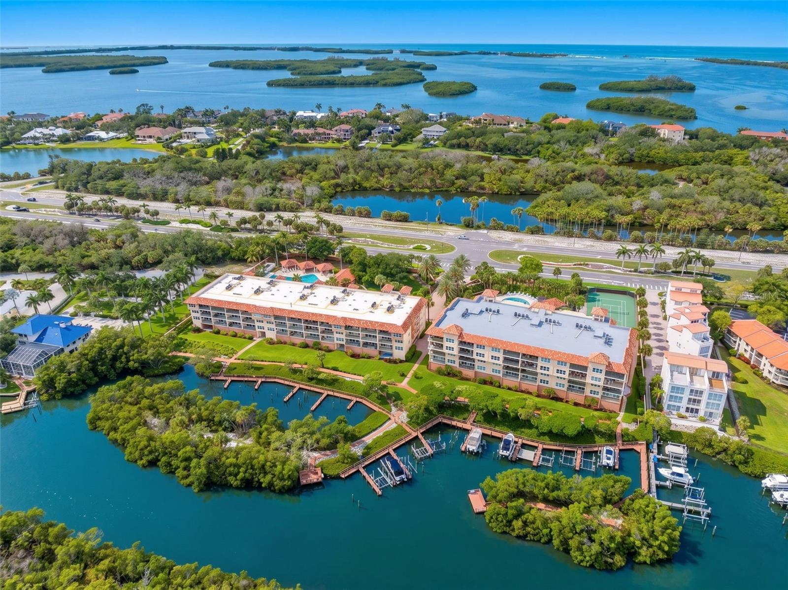 1695 PINELLAS BAYWAY S #D1 - Photo 1