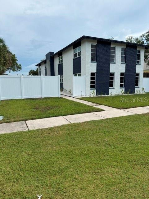 439 76TH AVE N - Photo 1