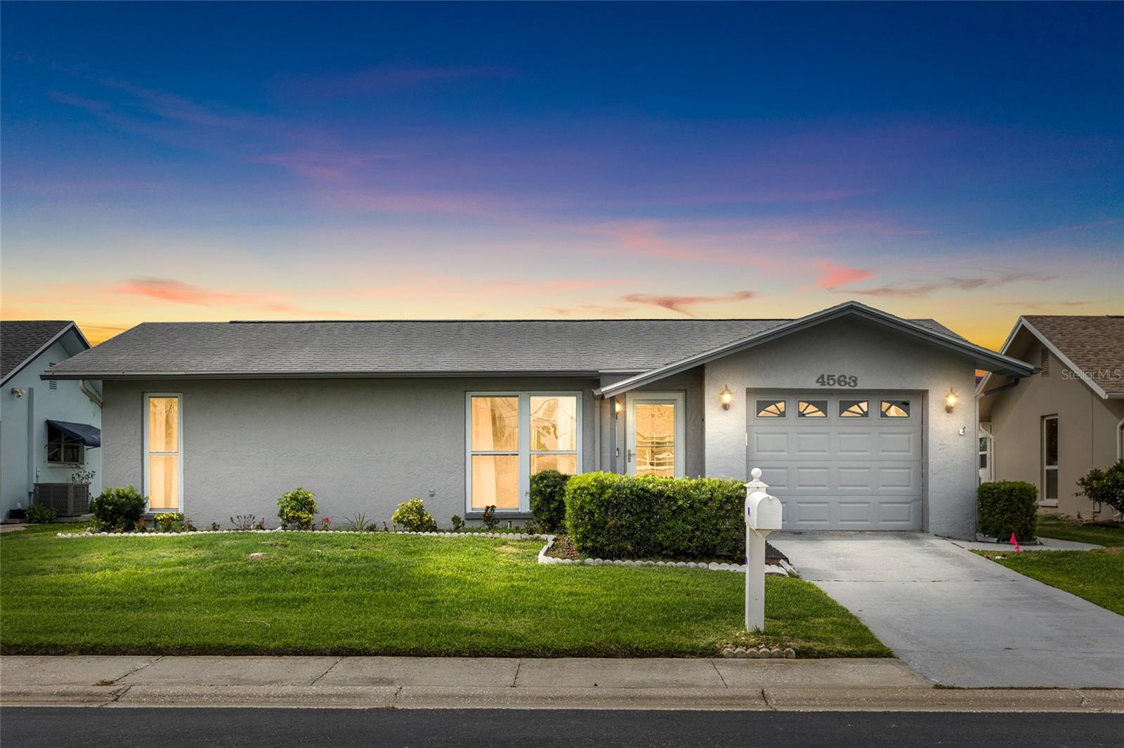 4563 GREAT LAKES DR S - Photo 1