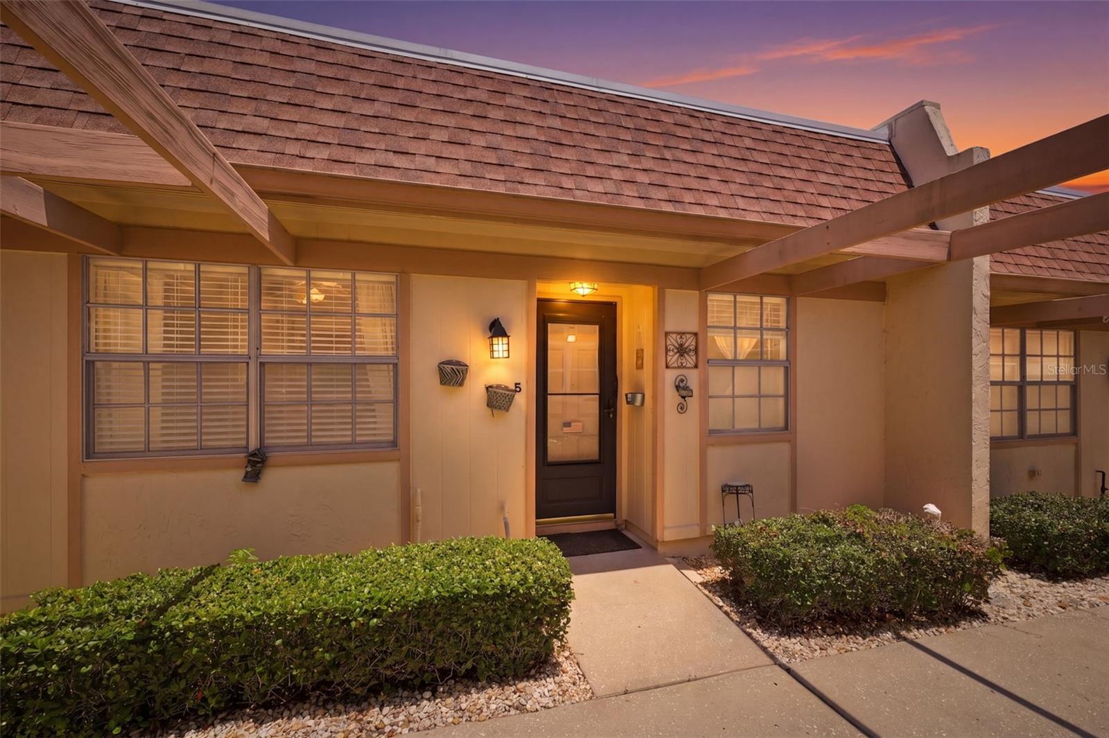 11210 CARRIAGE HILL DR #5 - Photo 1
