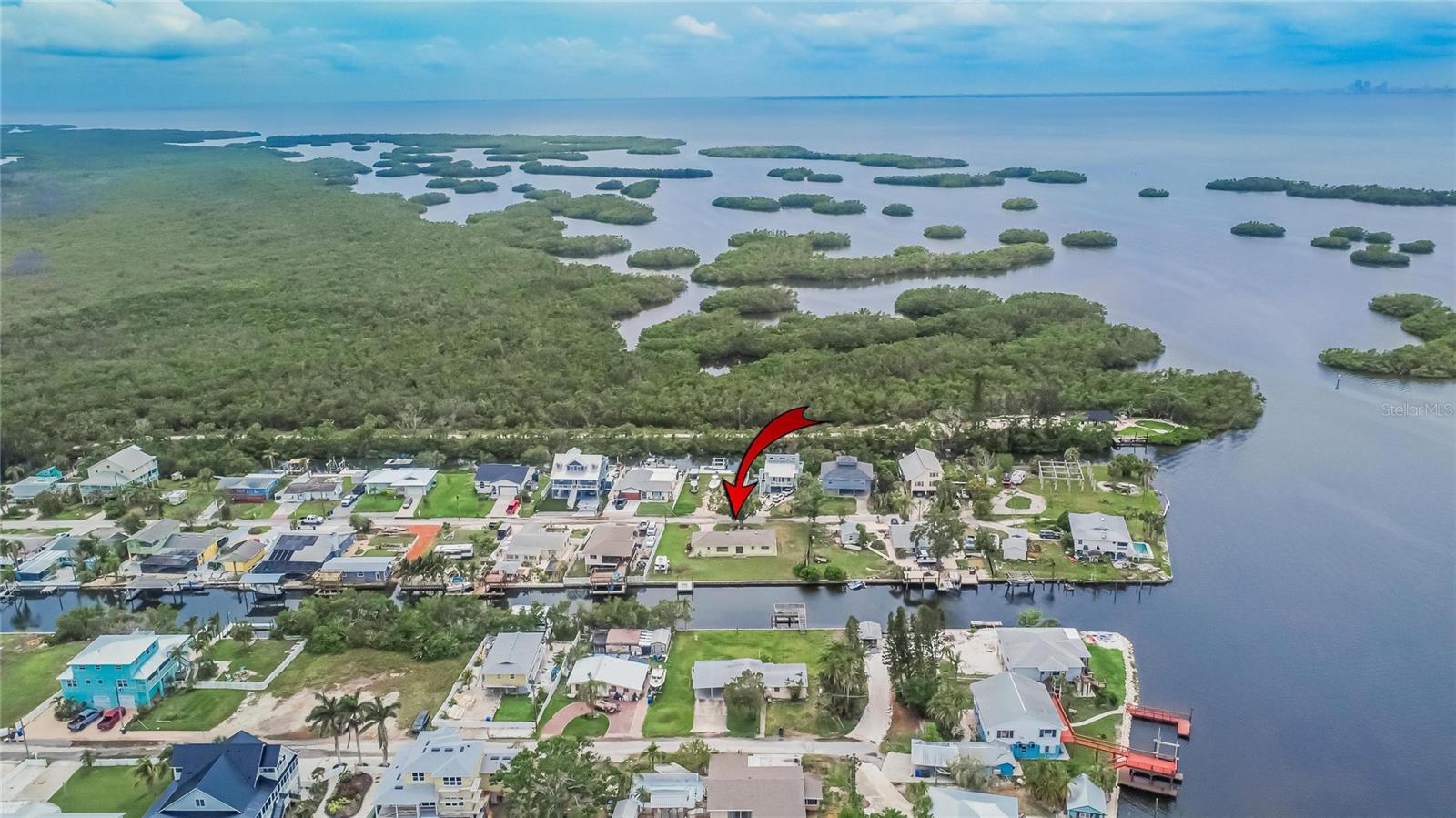814 SEABREEZE DR - Photo 1