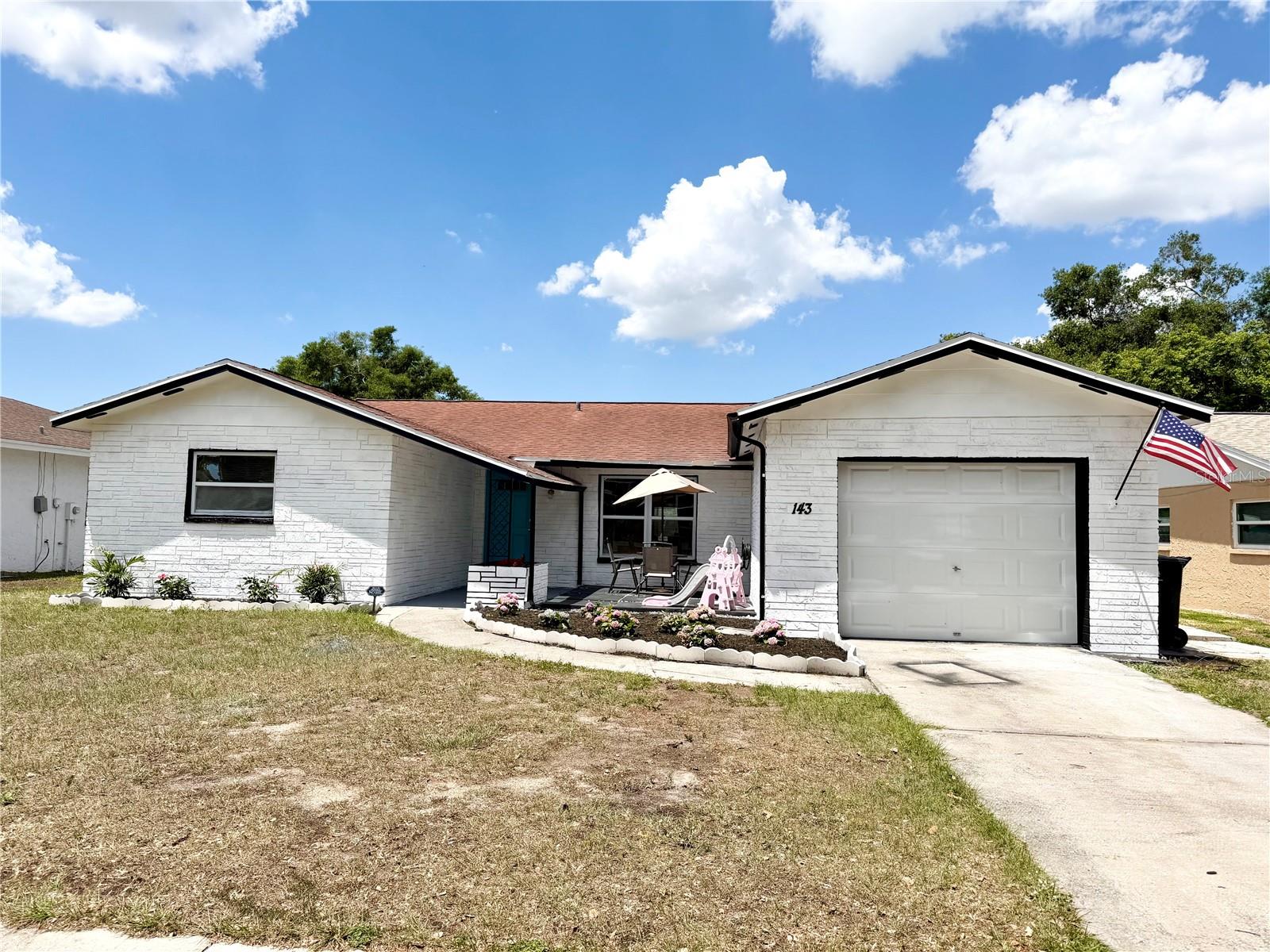143 VALLEY CIR - Photo 1