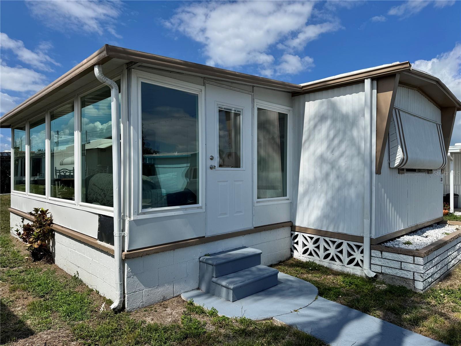 420 49TH ST E #20 - Photo 1