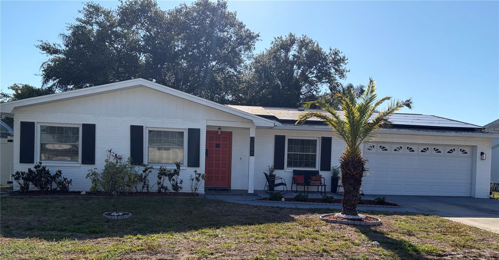 1846 ELMHURST DR - Photo 1