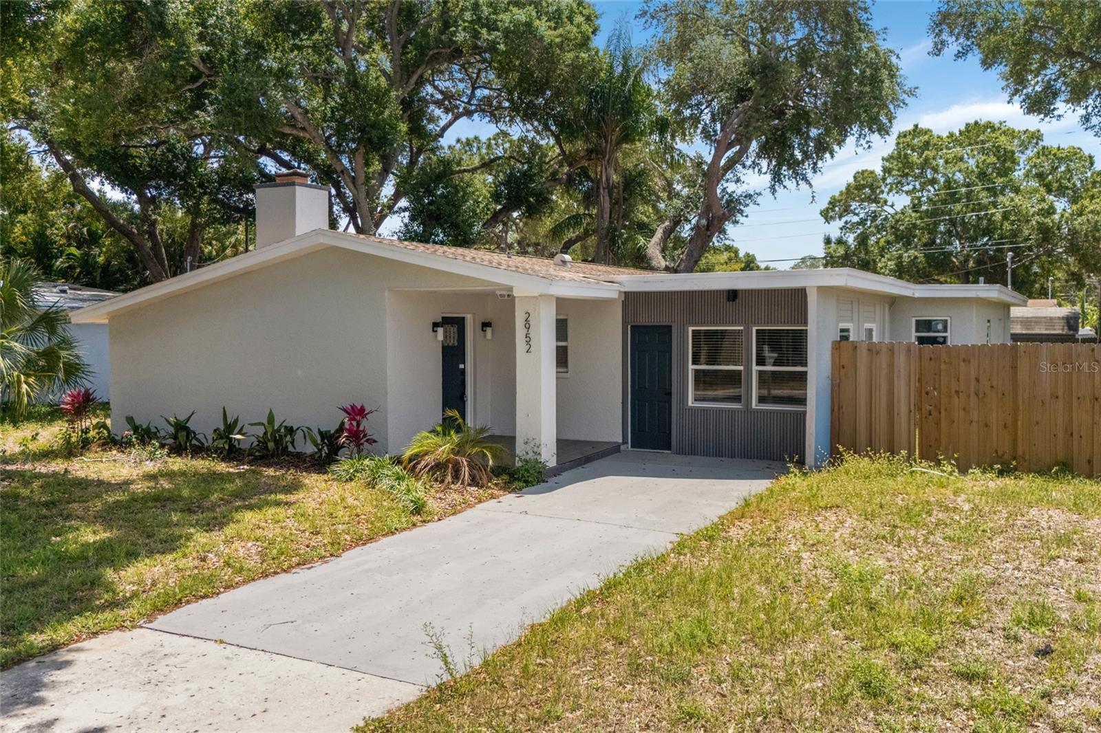 2952 WEBLEY DR - Photo 1