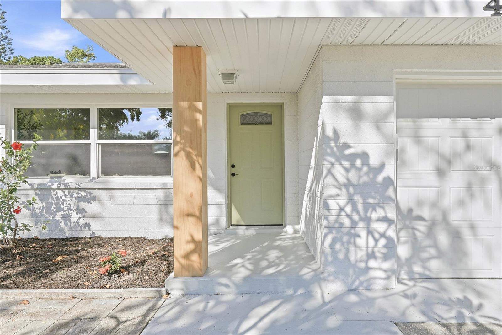 4720 MOHEGAN RD - Photo 1