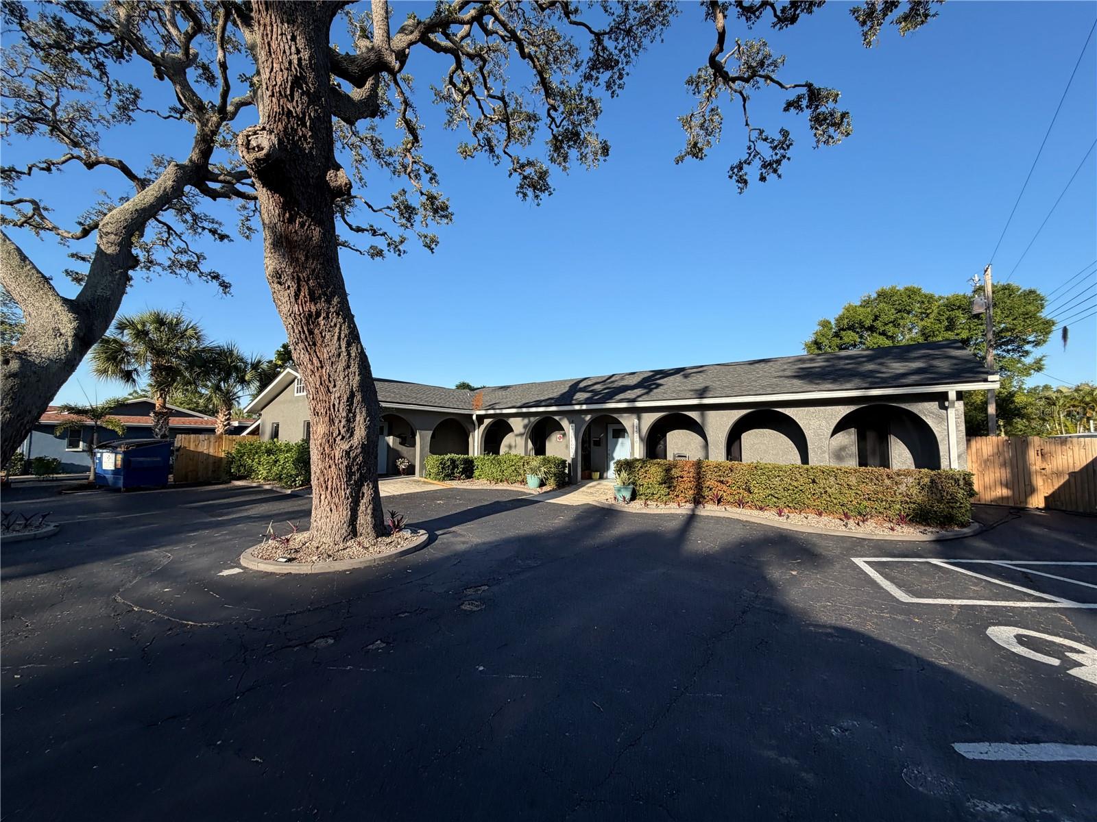 11520 OAKHURST RD - Photo 1