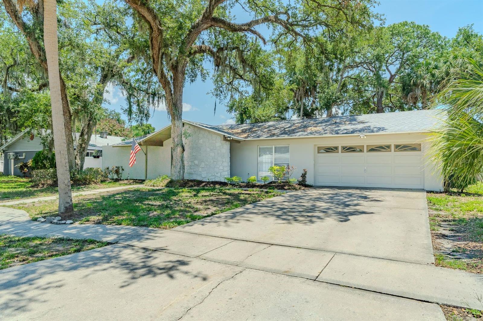 8018 W POCAHONTAS AVE - Photo 1