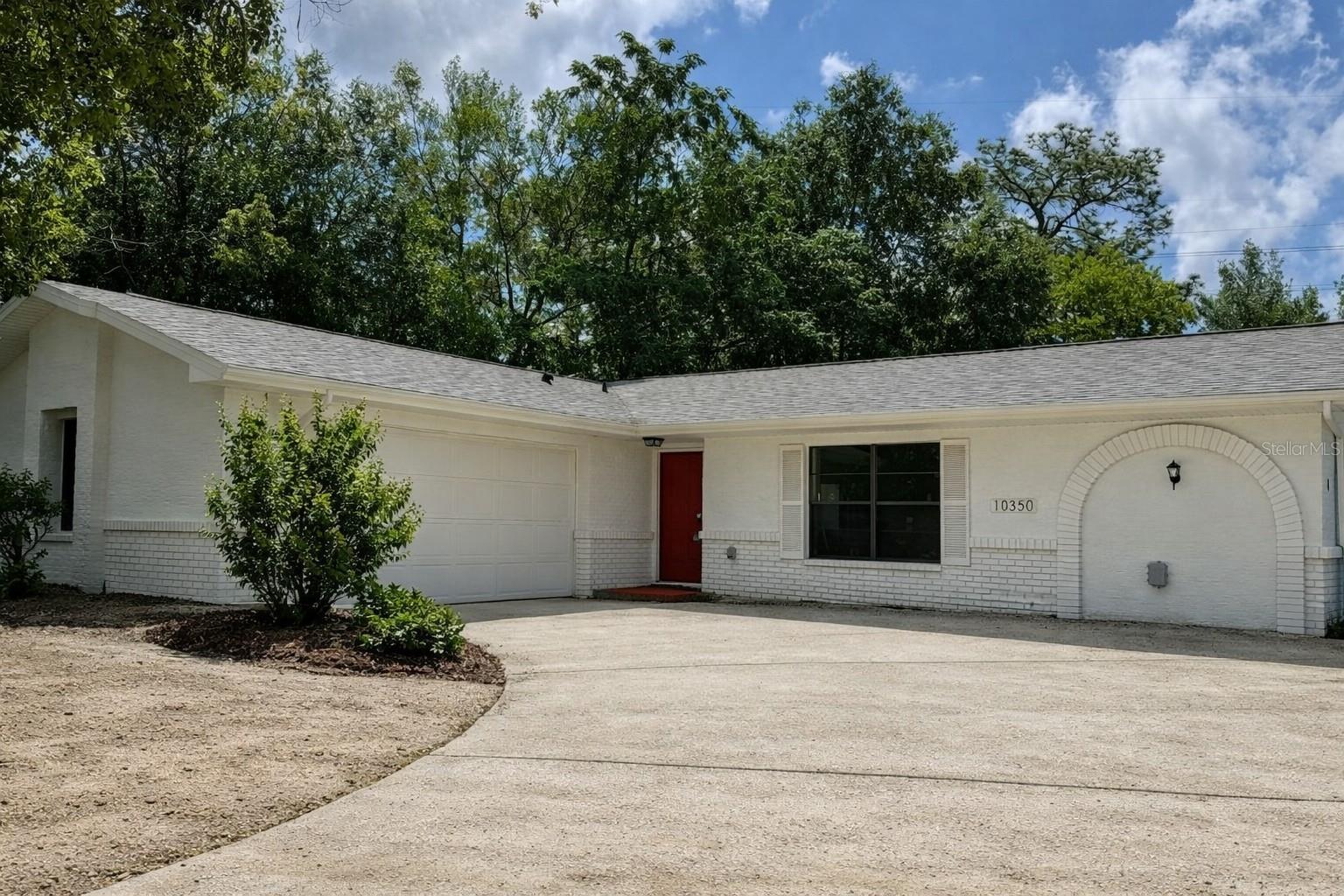 11189 LINDEN DR - Photo 1