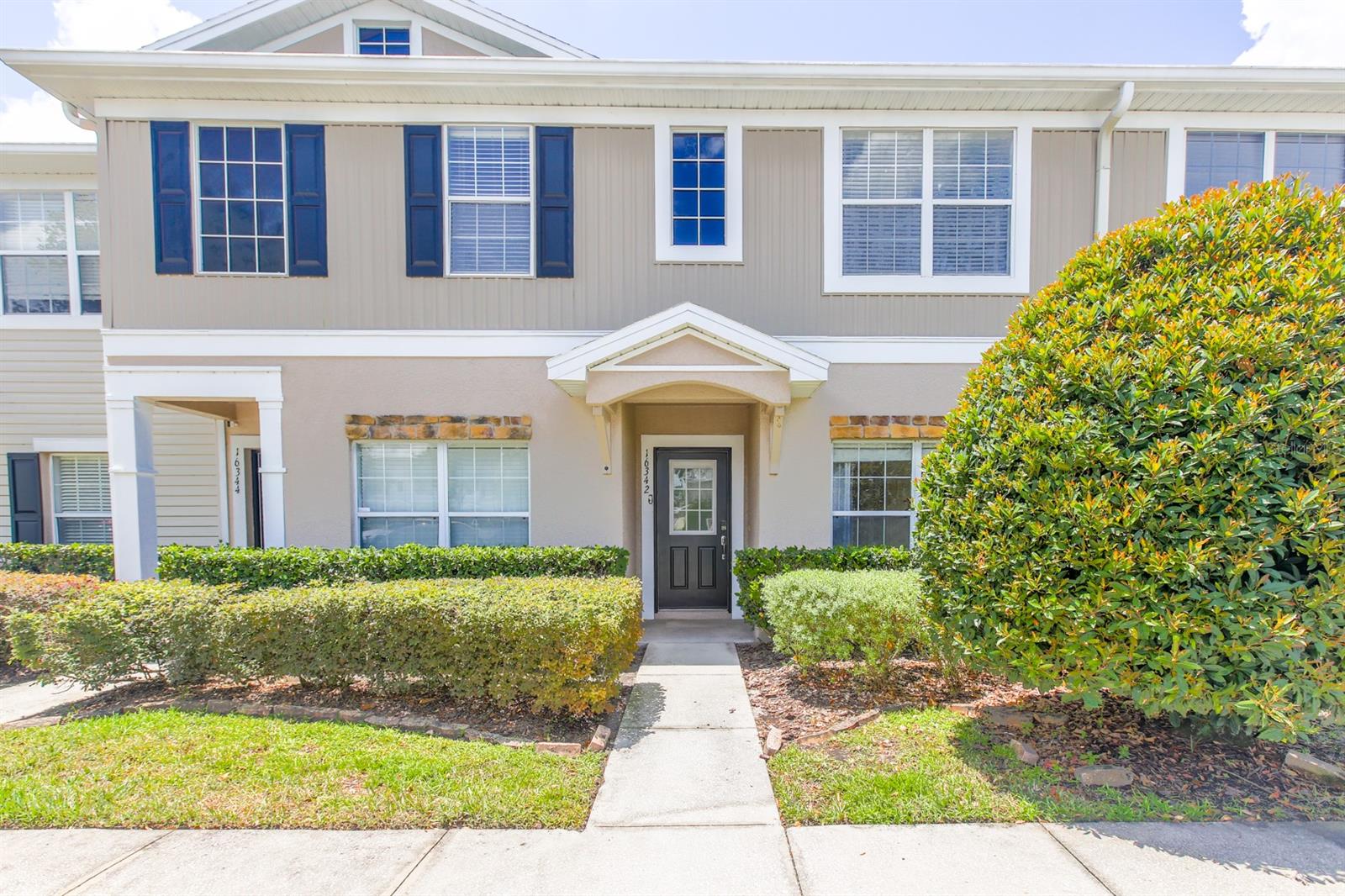 16342 ROLLINGBROOK DR - Photo 1