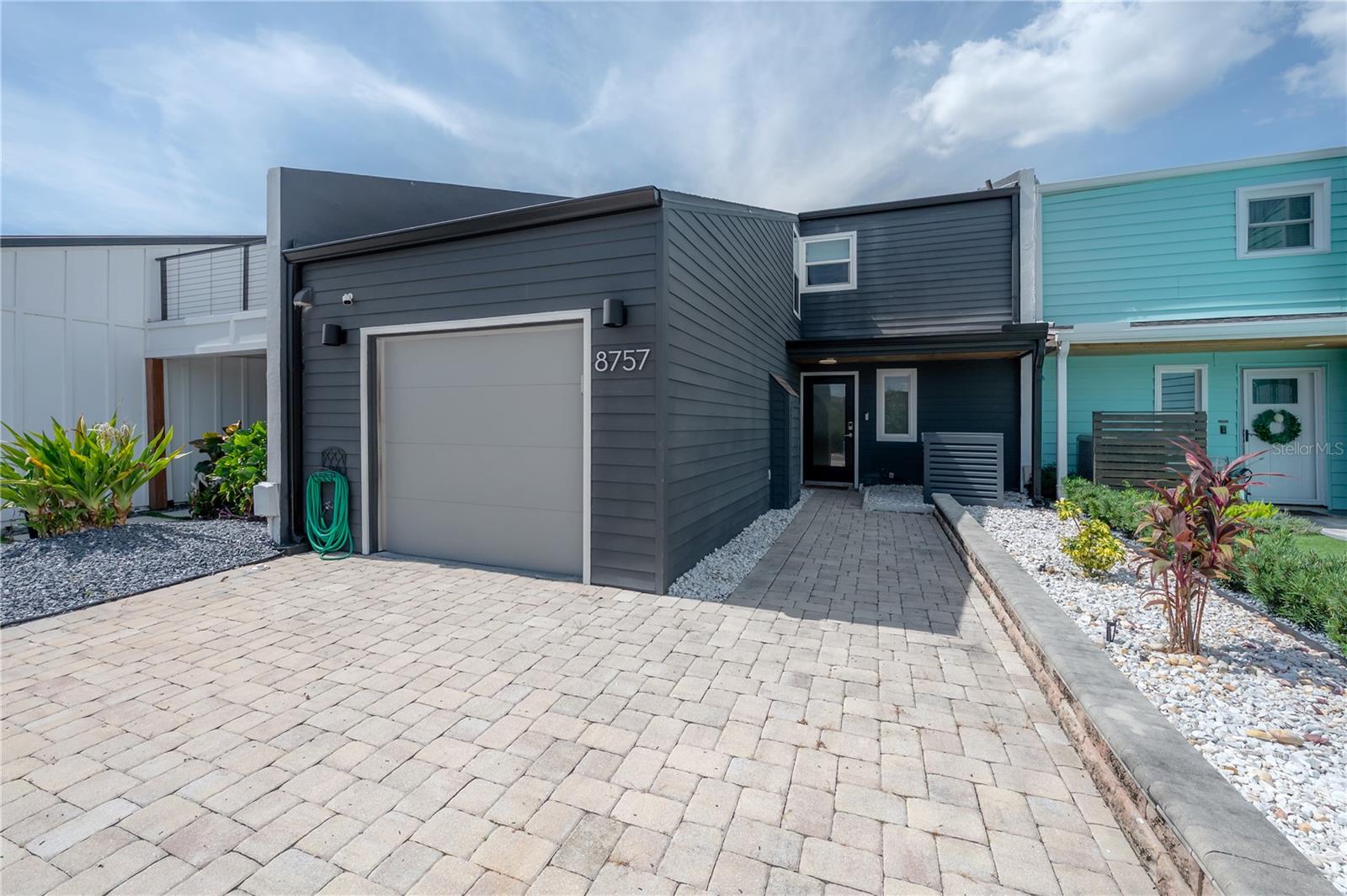 8757 BAY POINTE DR - Photo 1