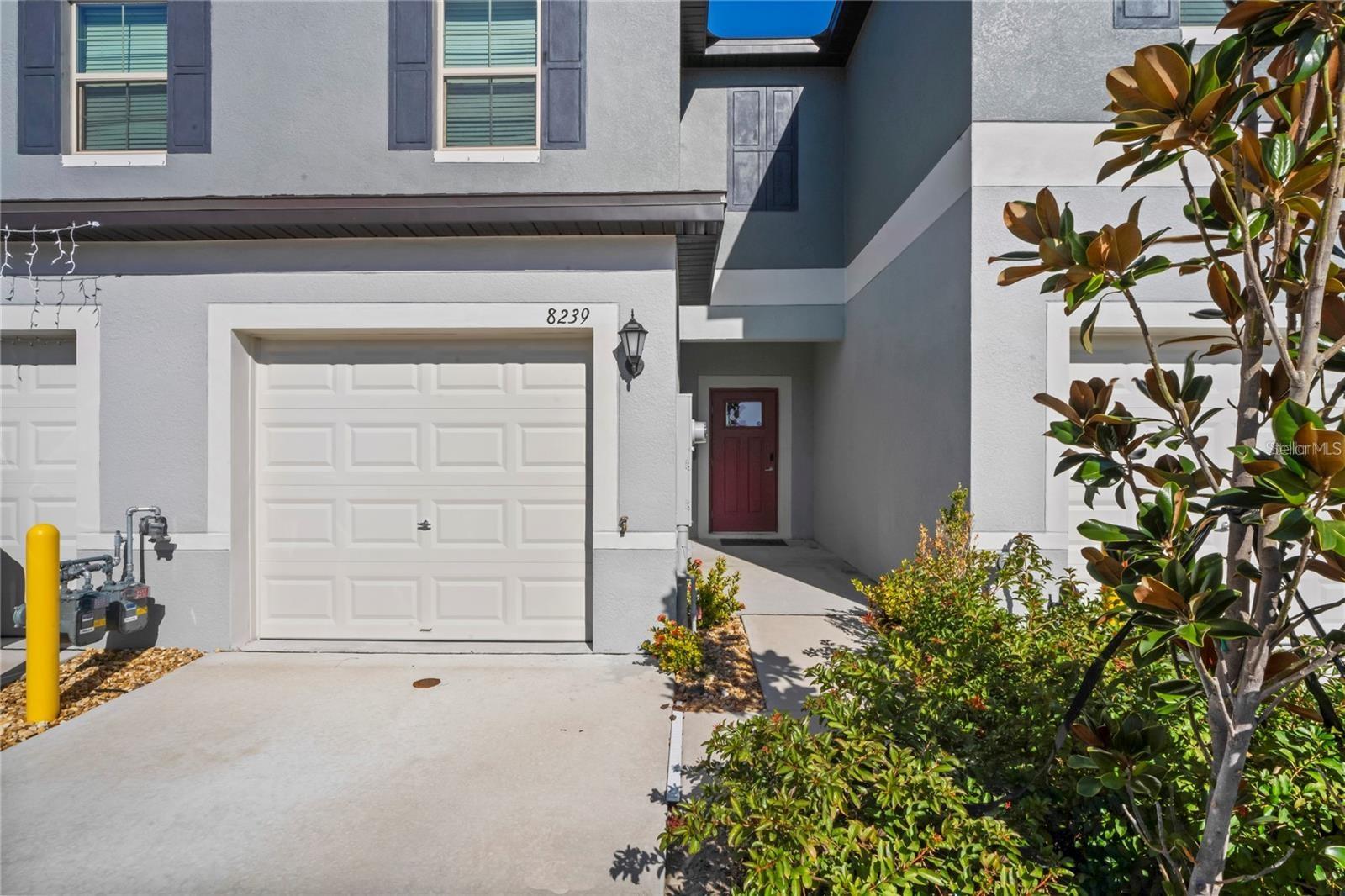 8239 CRESCENT OAKS DR - Photo 1