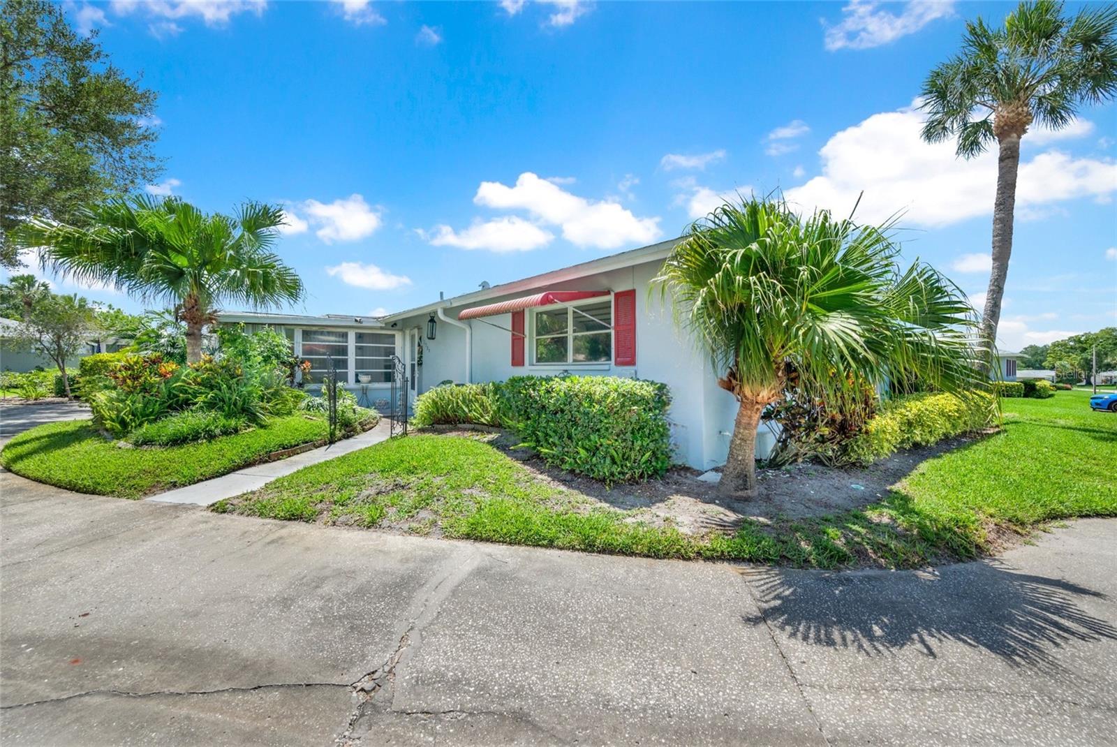 1608 WHITEBRIDGE DR #B - Photo 1