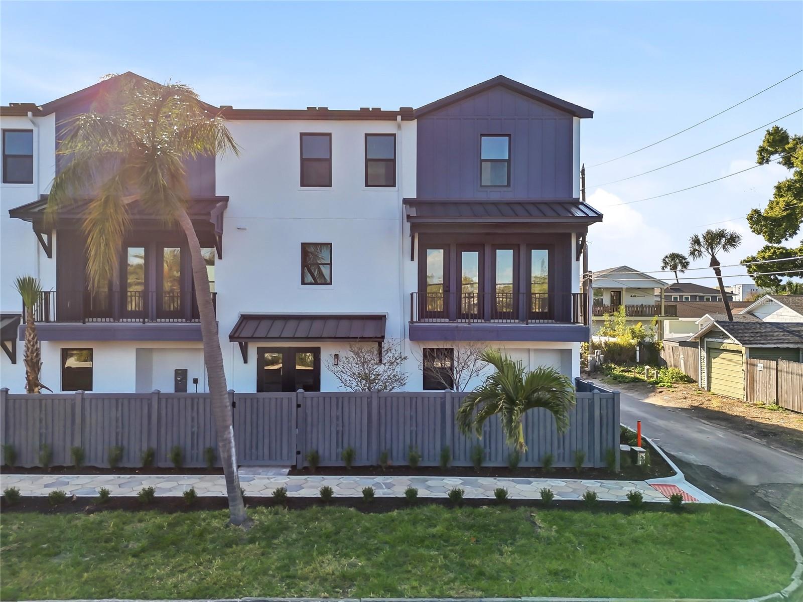 3005 1ST AVE N - Photo 1