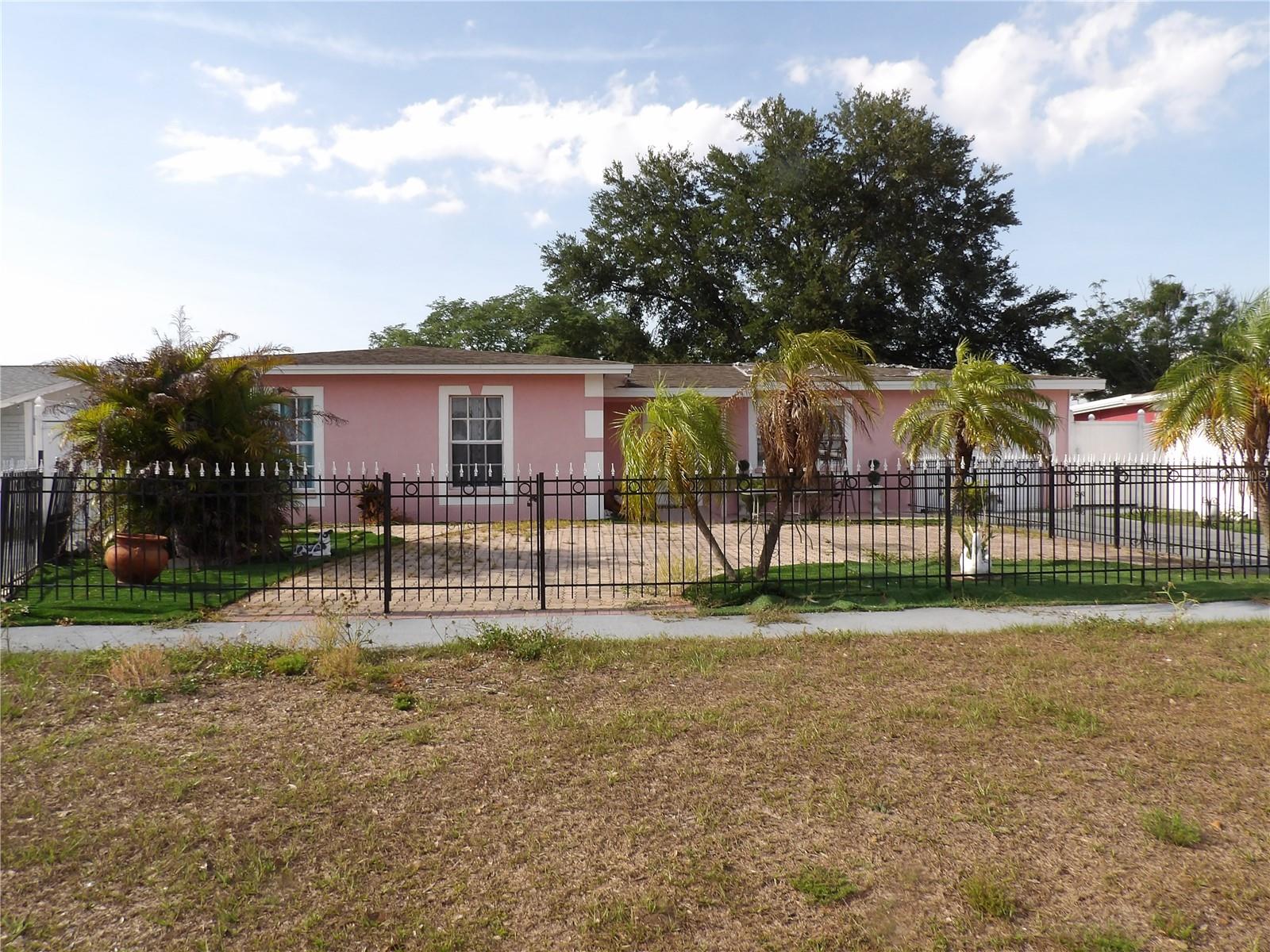 6521 W HANNA AVE - Photo 1