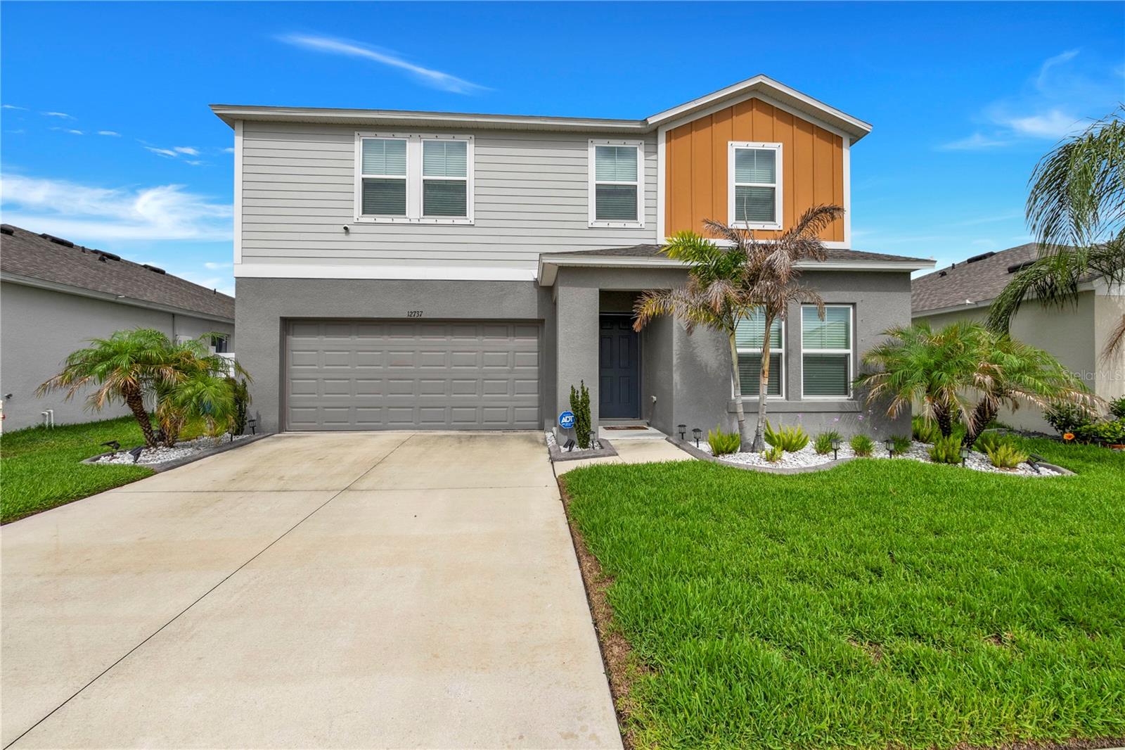 12737 TANNENCREST DR - Photo 1