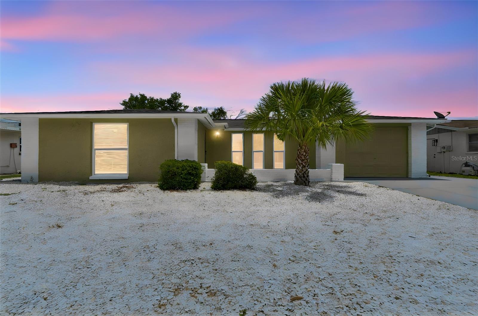 11130 TAMARIX AVE - Photo 1