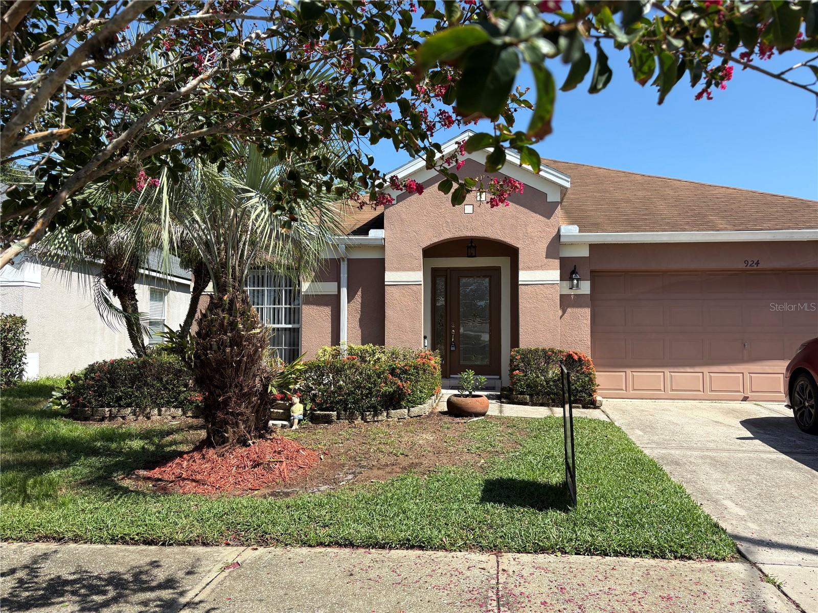 924 RIDGE HAVEN DR - Photo 1